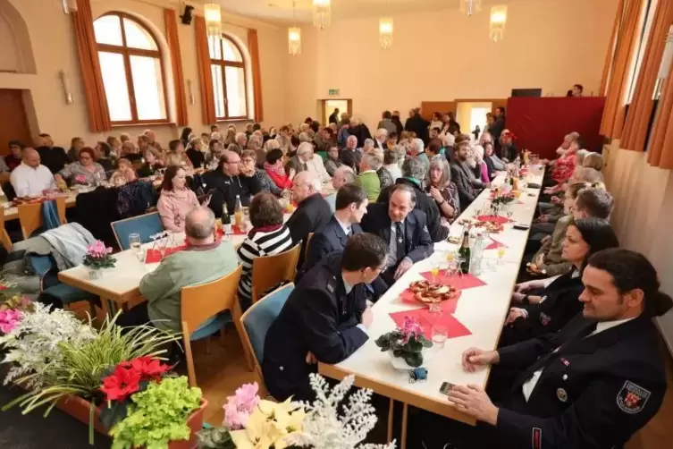 Voller Saal: Das Interesse der Altleininger und H&ouml;ninger B&uuml;rger war sehr gro&szlig;.