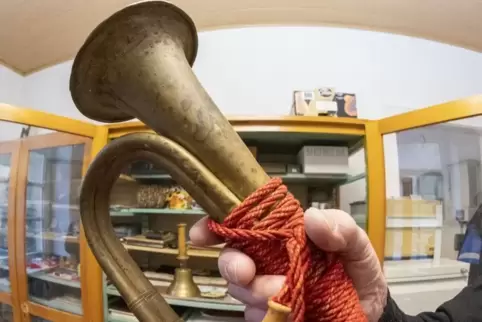 Im Archiv der Gemeinde Ruthweiler befinden sich auch besondere Exponate, wie dieses Clairon – ein Horn, mit dem die Feuerwehr ei