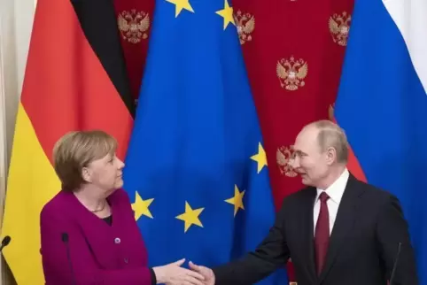 Man kennt sich und spricht die Sprache des jeweils anderen: Angela Merkel und Wladimir Putin am Samstag im Kreml.