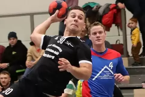 In der Siegermannschaft: Holger Schulze (am Ball).