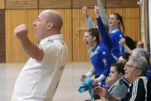Geschafft: Die Handballerinnen der TSG Haßloch haben die mit Oberliga-Spielerinnen verstärkte SG Ottersheim/Bellheim/Kuhardt/Zei