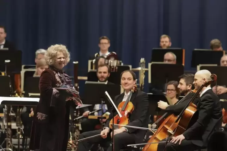Das Orchester des Pfalztheaters Kaiserslautern zeigte sich beim musikalischen Jahresauftakt in der Donnersberghalle bestens disp