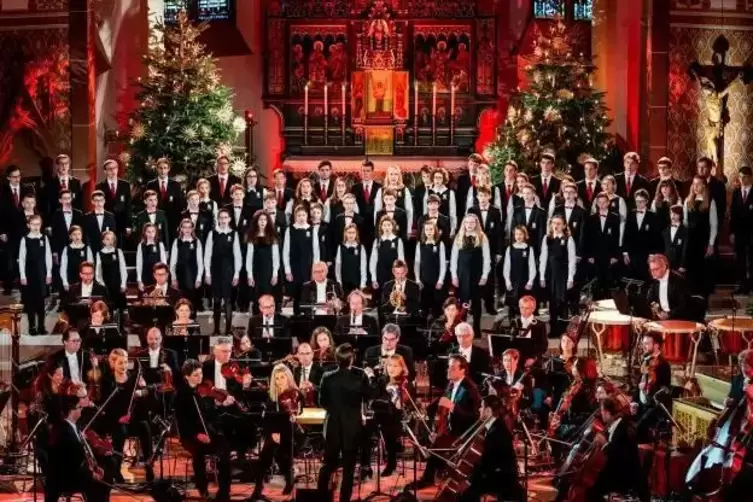 Ein Höhepunk t der Dommusik zu Weihnachten 2019: Mädchenchor am Dom zu Speyer und Domsingknaben bei der Aufnahme der Sendung „We