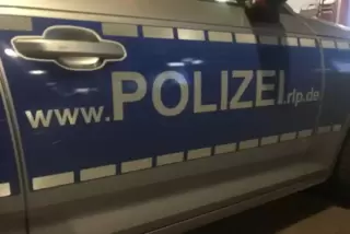 Ein betrunkener und sehr aggressiver Mann hielt die Polizei in Kaiserslautern am Montag auf Trab