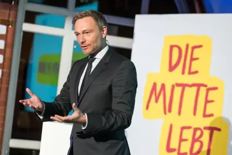 Statt Protestwähler an die AfD zu verlieren, will Christian Lindner Facharbeiter für die FDP gewinnen.
