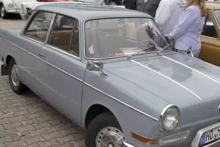 Ganz in Grau. Ein BMW.