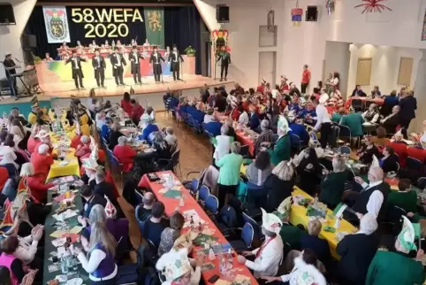 Bei der Wefa in Waldfischbach-Burgalben wurden auch verdiente Fastnachter aus dem Kreis Kaiserslautern ausgezeichnet.