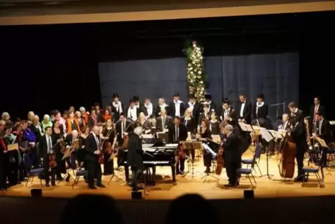 PalatinaKlassik in Champagnerlaune: Eine Impression vom Neujahrskonzert in Germersheim.