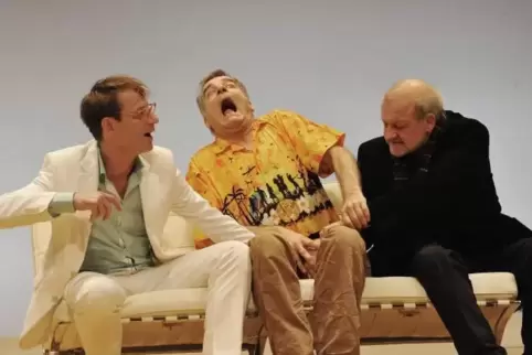 Luc Veit, Heinrich Schafmeister und Leonard Lansink in der Komödie „Kunst“.