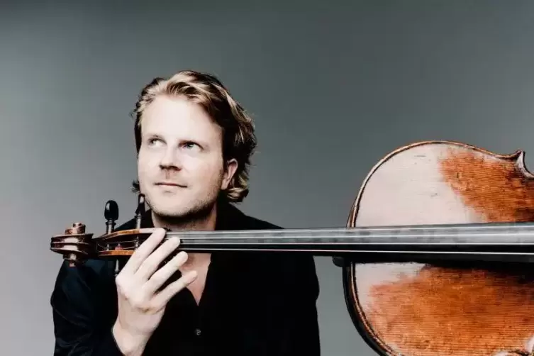 Julian Steckel