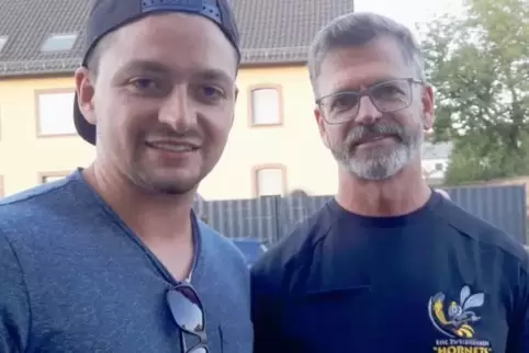 Terry Trenholm (rechts), der Ex-EHC-Trainer, und sein Sohn Marco, immer noch EHC-Stürmer.
