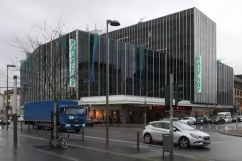 Der Neubau soll die wichtige Kreuzung ebenso prägen, wie es der Kaufhof-Altbau getan hat.