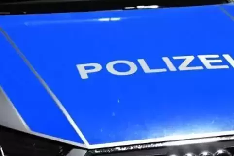 Die Polizei warnt vor Trickdieben, die Autofahrer anhalten, um ihnen mit rührseligen Geschichten Geld aus der Tasche ziehen woll