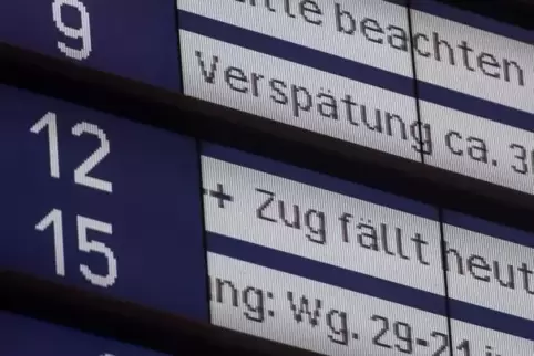 2019 hatte rund ein Viertel der Fernzüge in Deutschland mehr als fünf Minuten Verspätung. 