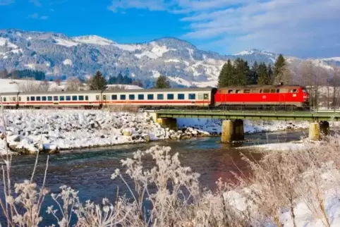 Wer relativ kurzfristig mit der Bahn verreisen will (vielleicht, weil es doch noch Schnee gibt) und dann preisgünstige Tickets s