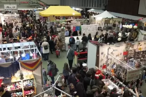 100 Aussteller bieten bei der Messe Materialien und Workshops an und zeigen Vorführungen.