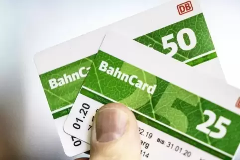 Bahncard 25 und Bahncard 50 werden ab 1. Februar um rund 10 Prozent billiger.