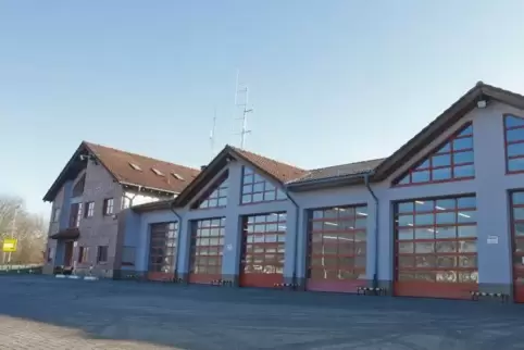 Platzmangel: In Winnweiler ist ein Umbau mit Erweiterung des Feuerwehrhauses vonnöten, berichtet Bürgermeister Rudolf Jacob.