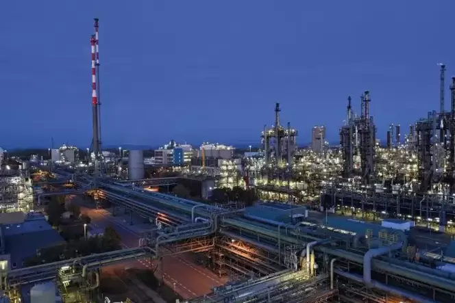 Im BASF-Stammwerk herrscht derzeit wieder Unruhe wegen des befürchteten Stellenabbaus. Unser Bild zeigt die Ammoniakanlage in Lu