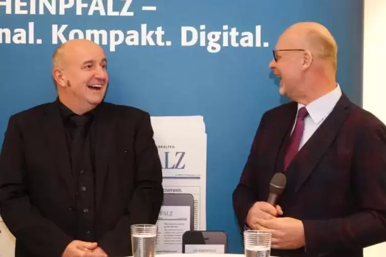 Pfalztheater-Chef Urs H&auml;berli hofft auf einen Austausch mit dem Publikum.