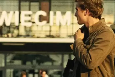 Alexander Fehling spielt in „Am Ende kommen Touristen“ den Zivi Sven, der seinen Dienst im einstigen Vernichtungslager Auschwitz