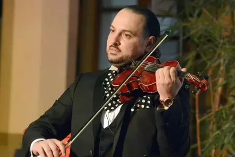 Nahm die Besucher unter anderem auch mit in seine ungarische Heimat: Violinist János Oláh.