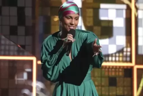 Die New Yorkerin Alicia Keys kehrt mit ihrer Tournee als Sängerin auf die Bühne zurück (hier moderiert sie bei den Grammy Awards