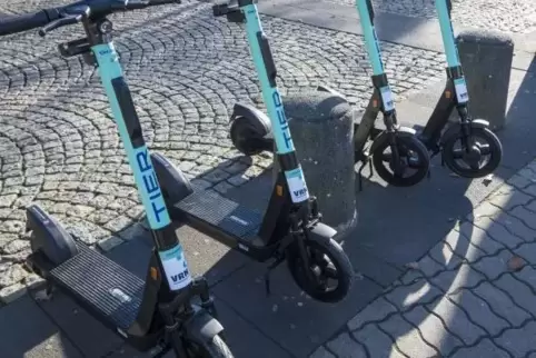 Fahren erst einmal nur in der Stadt: Ein E-Scooter-Verleih ist bislang im Landkreis nicht geplant.