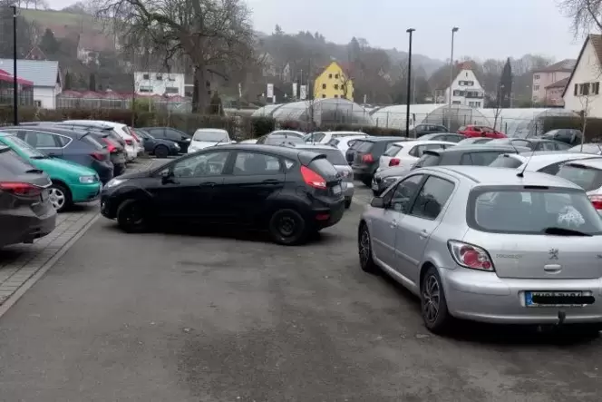 Viel los war am Freitag auf den Schulhöfen im Landkreis – wie hier am Siebenpfeiffer-Gymnasium in Kusel. Weil zahlreiche Busverb Viel los war am Freitag auf den Schulhöfen im Landkreis – wie hier am Siebenpfeiffer-Gymnasium in Kusel. Weil zahlreiche Busverb