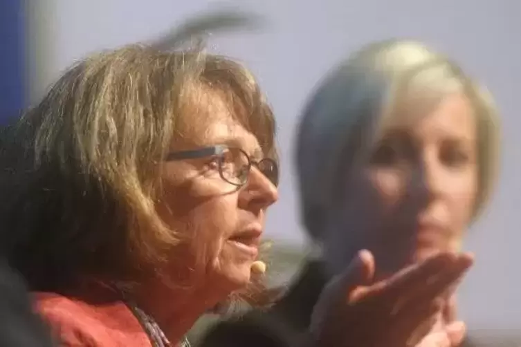 Will Beigeordnete werden: Irmgard Münch-Weinmann (links, mit OB Stefanie Seiler).