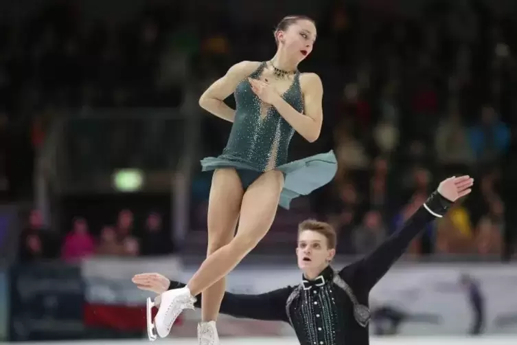 2019 Dritte, jetzt Europameister: Aleksandra Boikova und Dmitri Kozlovski.