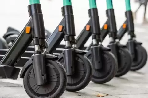 E-Scooter müssen angemeldet sein. Und der Fahrer darf keine Drogen konsumiert haben. 
