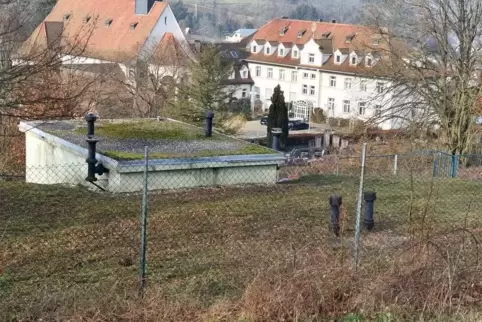 Um die Wasserversorgung in den Höhenlagen des Ortsteils Burgalben mit dem richtigen Druck sicherzustellen, soll auf dem Rosenber