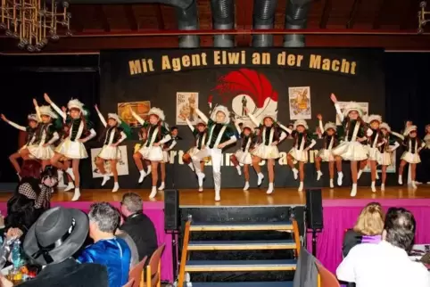 Dahn: Die KVE-Jugendgarde macht den Zuschauern Spaß.