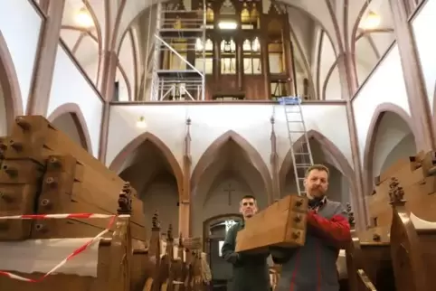 Im vergangenen März wurde die Orgel in der Georgskirche abgebaut. 