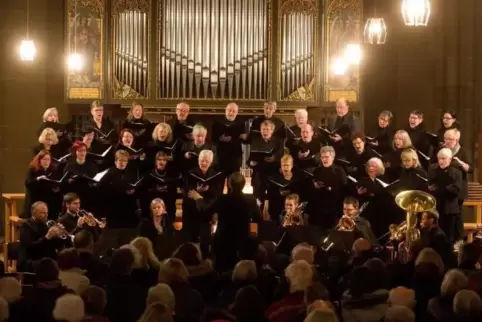 Das Konzert „ Te Deum zum neuen Jahrzehnt“ mit dem Ensemble des Posaunenwerks der Evangelischen Kirche im Rheinland erwärmt die 