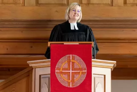 Nach ihrer Anstellung auf Probe wurde Tina Allenbacher jetzt offiziell als Pfarrerin ins Amt eingeführt.