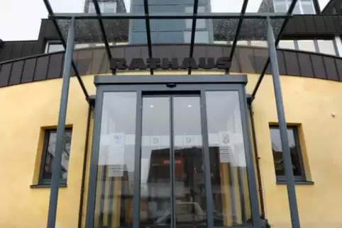 Derzeit nur eingeschränkt arbeitsfähig: Rathaus in Dudenhofen.