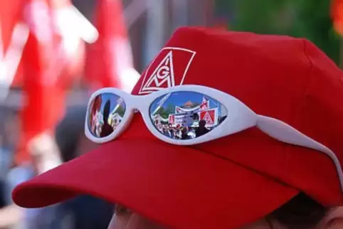 Die IG Metall verhandelte für die LTG-Mitarbeiter am Zweibrücker John-Deere-Standort weniger Arbeit bei gleichem Lohn aus.