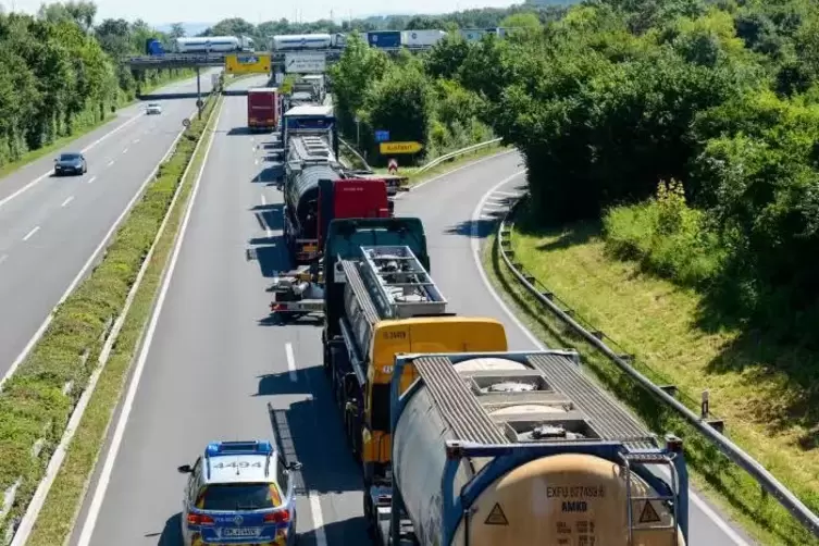 Im Sommer 2016 gab es Probleme bei der Abfertigung am Tor 15. Die Folge: kilometerlange Staus.