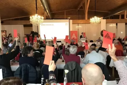 96 Delegierte wählten stellvertretend für rund 16.000 Mitglieder der Gewerkschaft in der Saarpfalz und der Westpfalz für die näc