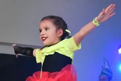 Früh übt sich, wer ein großer Fasnachter werden will: Jugendtanzmariechen Lina Wagner in Lindenberg.
