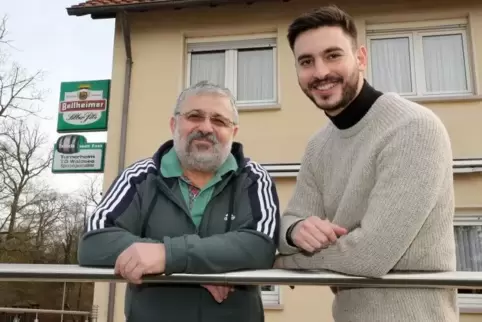 Alter und neuer Pächter: Anastasios Eglentze und Nikos Anastasiou.