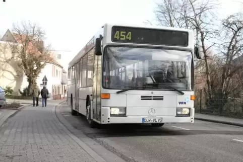  Bereits 2012 ist die Busverbindung zwischen Carlsberg und dem Leininger-Gymnasium ein Thema.