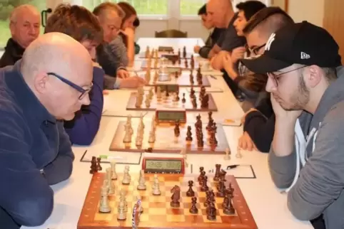 Das entscheidende Duell: Klaus Knöringer (links) gegen Artur Yeganyan.