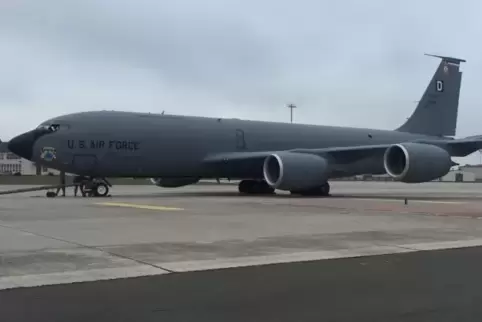 Die USA nutzen die KC-135 als Tankflugzeug, aber auch um an Bord verletzte Soldaten zu behandeln.