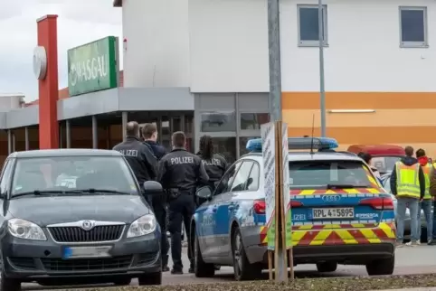 Großeinsatz der Polizei in Böhl-Iggelheim.
