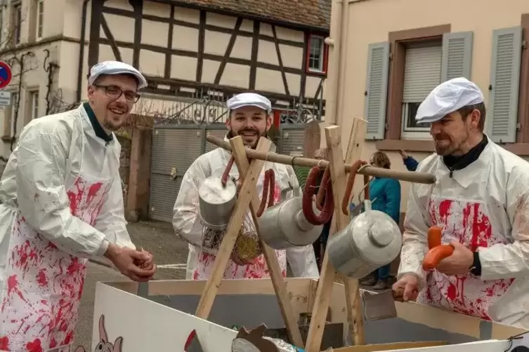Private Metzger-Truppe brachte W&uuml;rste mit.
