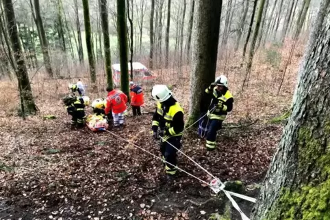Am Samstag verunglückte ein Wanderer aus Hessen im Schwarzbachtal. Für die Feuerwehr, die gegen 17 Uhr alarmiert wurde, und den 