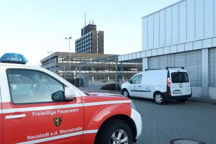Ein leerstehender Markt ist zur Anlaufstelle umgewandelt worden. Dort ist das Risiko gering, weitere menschen anzustecken.